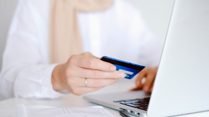 Come scegliere un sito internet per fare shopping online